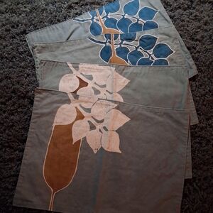 Floral Print Placemats Set